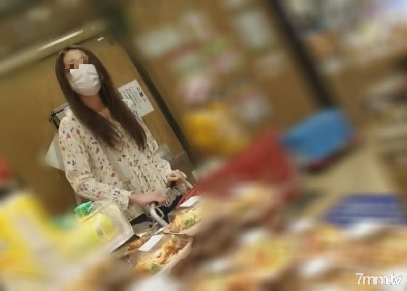 [無碼]fc2-ppv 2477398 第二次拜訪【個人】逛街後在家拜訪了公司房妻的美麗魔女。在丈夫回家之前，她用另一個人的棍子插入陰道後部，將別人的汁液吸進子宮，使她懷孕。 FC2-PPV-2477398