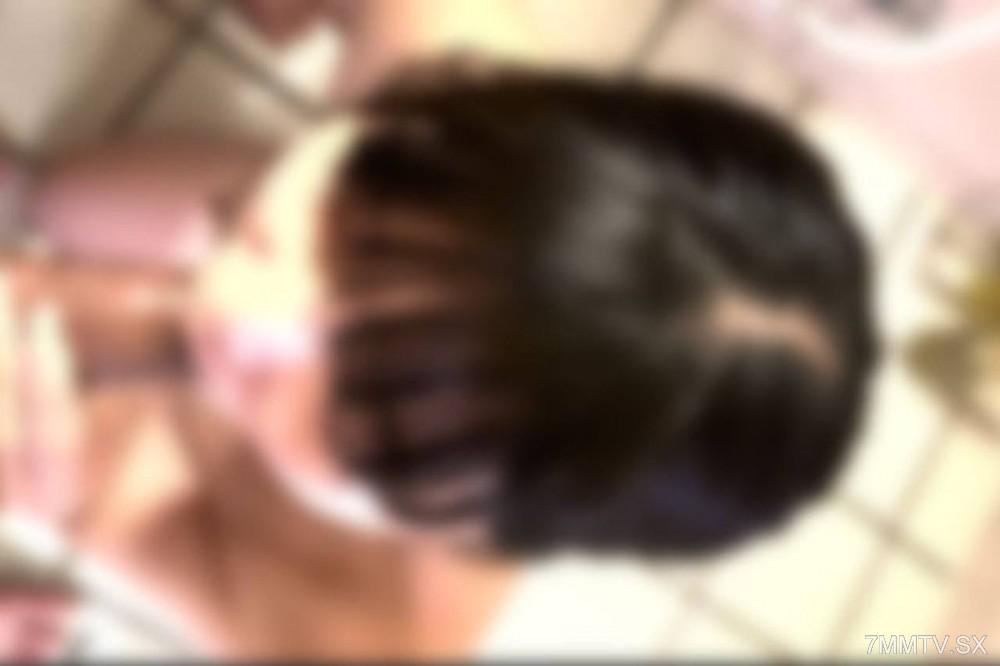 [無碼]fc2-ppv 4821728 ※1/3まで初回限定70％OFF※【個撮】人妻に陰茎2本持たせました。シャワー浴びるの1人がいいと言っていたので、突撃撮影してみだらな行為に | FC2電子市場